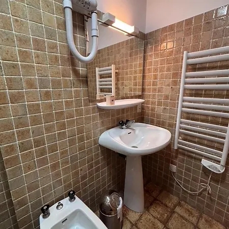 Ban Rouge, Chez Francine Apartment